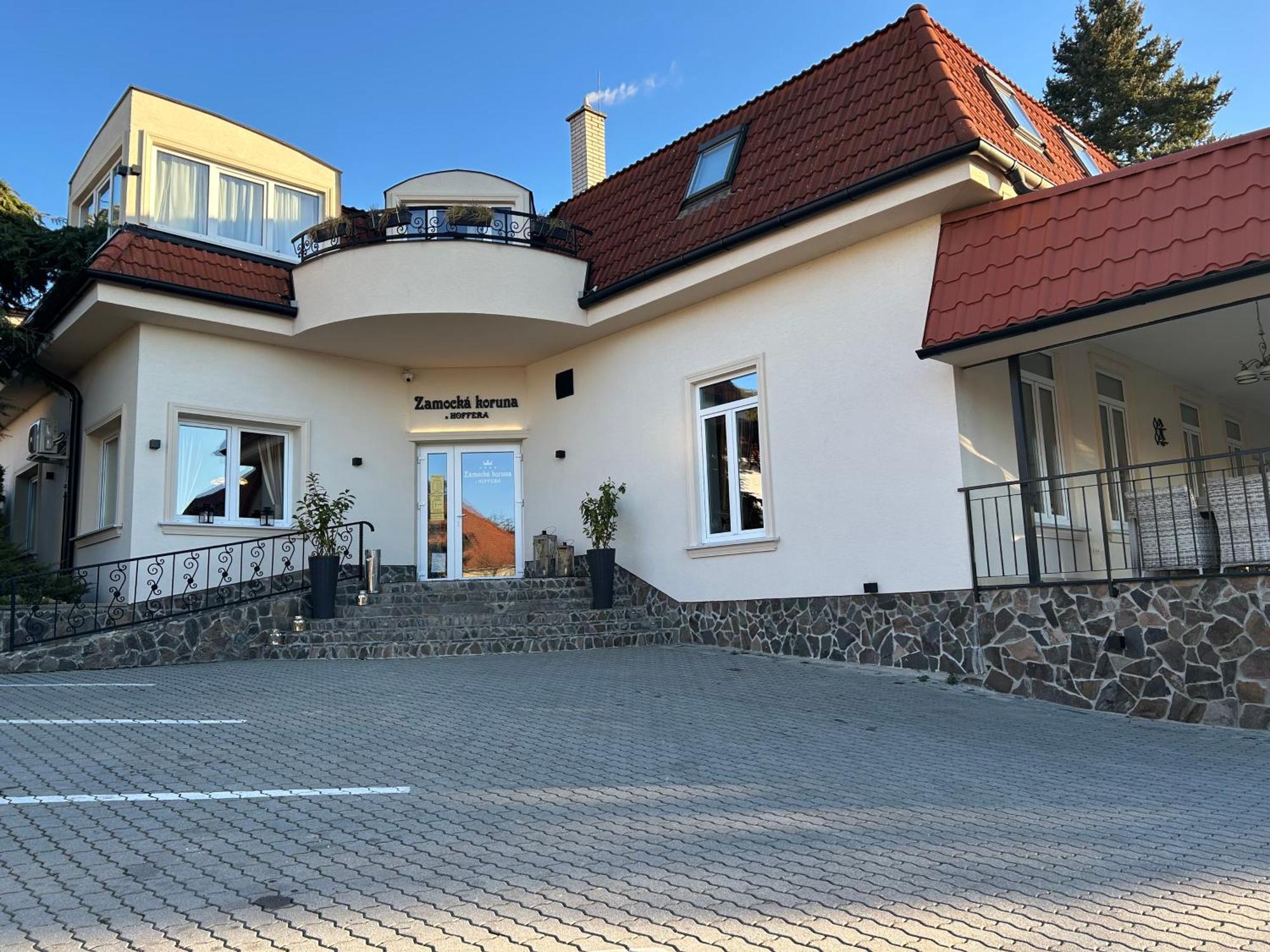 Zamocka Koruna U Hoffera Нитра Экстерьер фото